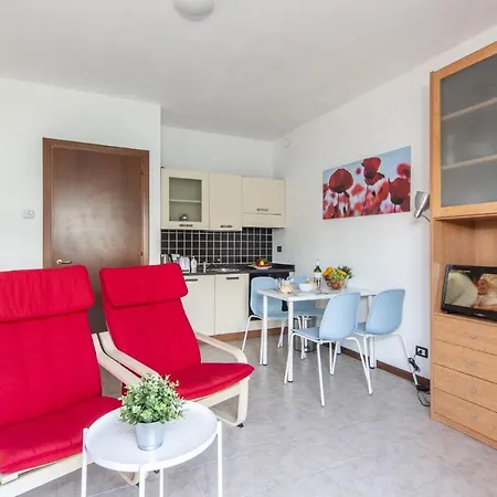 Views Апартаменты *