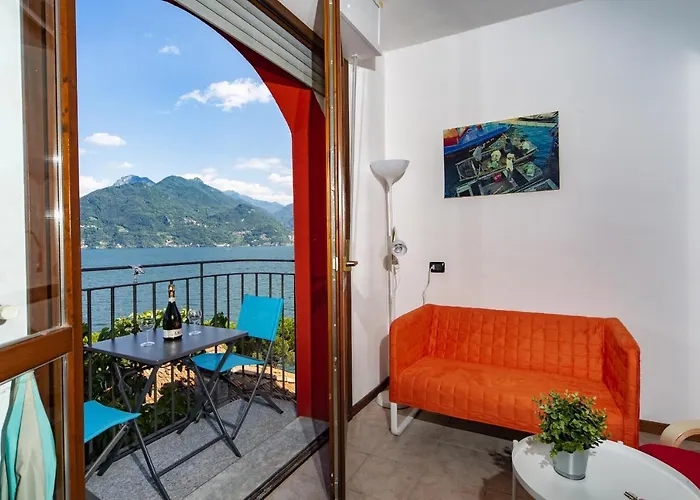 Апартаменты Views Аккуазериа